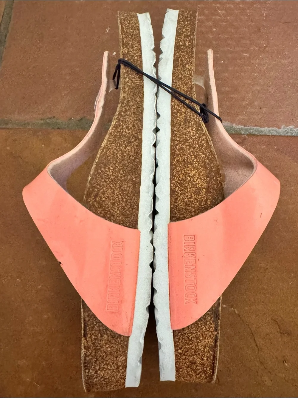 Birkenstock Women’s Gizeh Thong Sandals in Coral Pink. Size 8. Patent leather